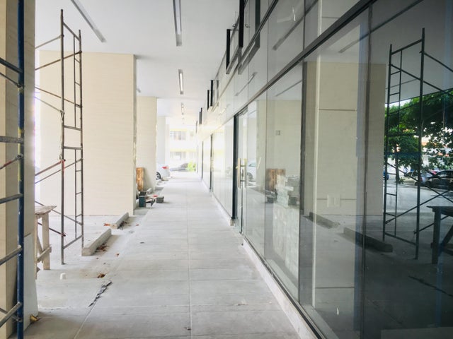 Commercial Property - Local Comercial en Bella Vista